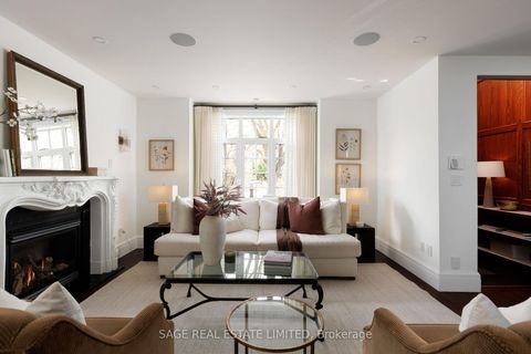 Photo 5 at 4 Reigate Road, Humber Valley, Toronto