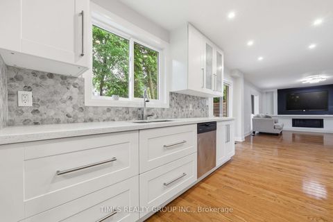 Photo 7 at 75 Beswick Drive, Central Newmarket, Newmarket