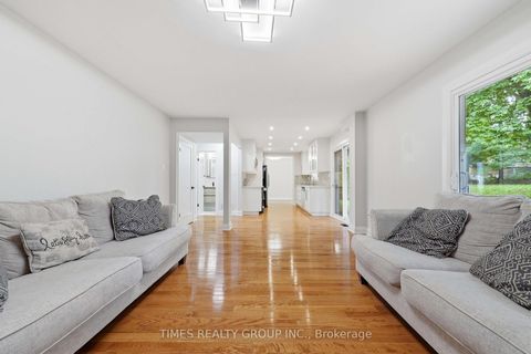 Photo 12 at 75 Beswick Drive, Central Newmarket, Newmarket