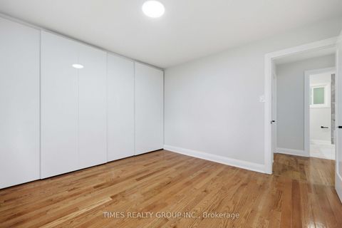 Photo 22 at 75 Beswick Drive, Central Newmarket, Newmarket