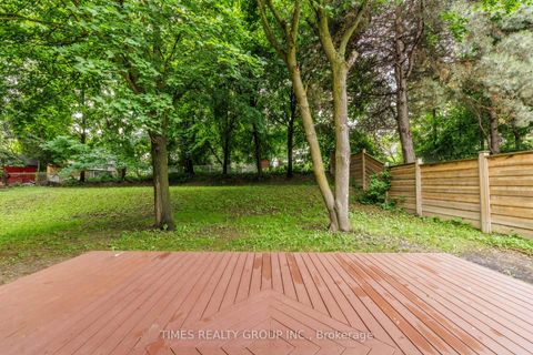 Photo 33 at 75 Beswick Drive, Central Newmarket, Newmarket