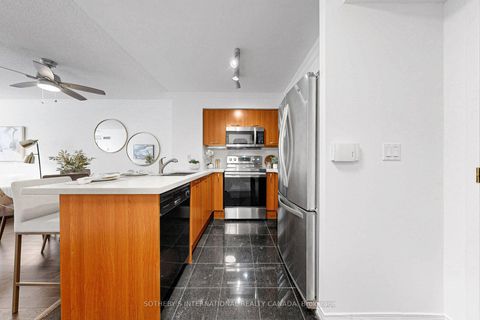 Photo 2 at 204 - 55 Harrison Garden Boulevard, Willowdale East, Toronto
