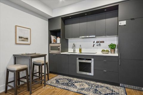 Photo 2 at 210 - 259 The Kingsway, Humber Valley, Toronto