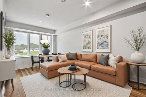 Photo 3 at 210 - 259 The Kingsway, Humber Valley, Toronto