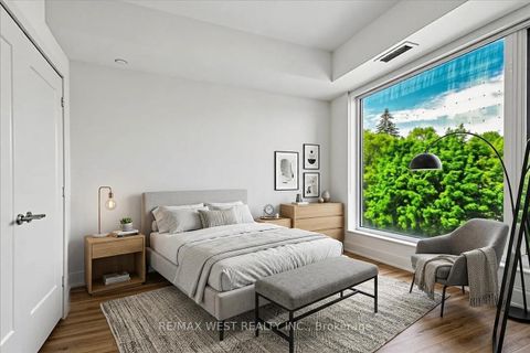 Photo 4 at 210 - 259 The Kingsway, Humber Valley, Toronto
