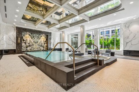 Photo 11 at 210 - 259 The Kingsway, Humber Valley, Toronto