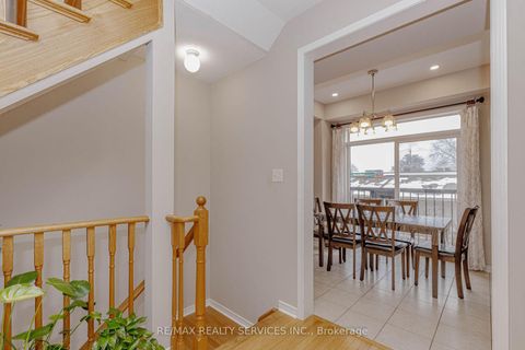 Photo 7 at 47 Curran Hall Crescent, Morningside, Toronto