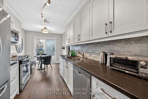 Photo 6 at 263 Tansley Road, Brownridge, Vaughan