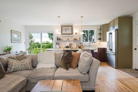Photo 4 at 46 Townley Street, Nottawa, Clearview