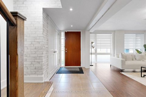 Photo 3 at 17 Thorncrest Drive, Patterson, Vaughan