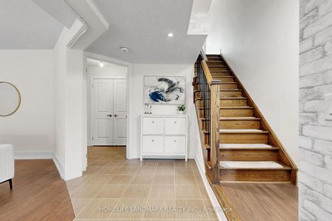 Photo 4 at 17 Thorncrest Drive, Patterson, Vaughan