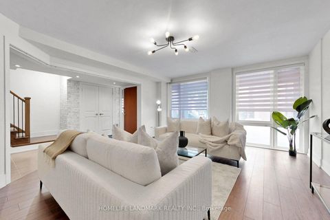 Photo 6 at 17 Thorncrest Drive, Patterson, Vaughan