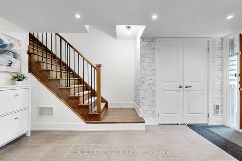 Photo 8 at 17 Thorncrest Drive, Patterson, Vaughan