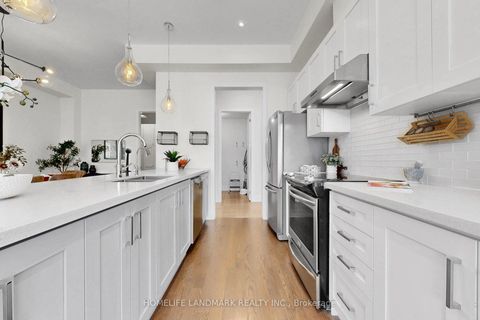 Photo 15 at 17 Thorncrest Drive, Patterson, Vaughan