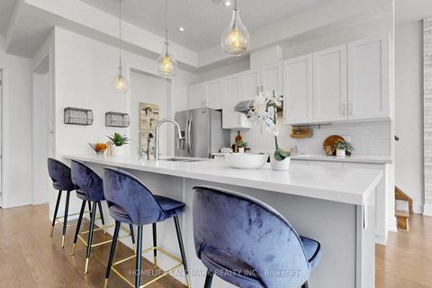 Photo 16 at 17 Thorncrest Drive, Patterson, Vaughan