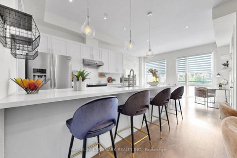 Photo 17 at 17 Thorncrest Drive, Patterson, Vaughan
