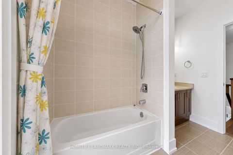Photo 31 at 17 Thorncrest Drive, Patterson, Vaughan