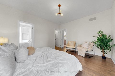 Photo 34 at 17 Thorncrest Drive, Patterson, Vaughan