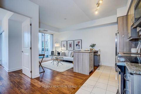 Photo 11 at SW 321 - 9191 Yonge Street, Langstaff, Richmond Hill