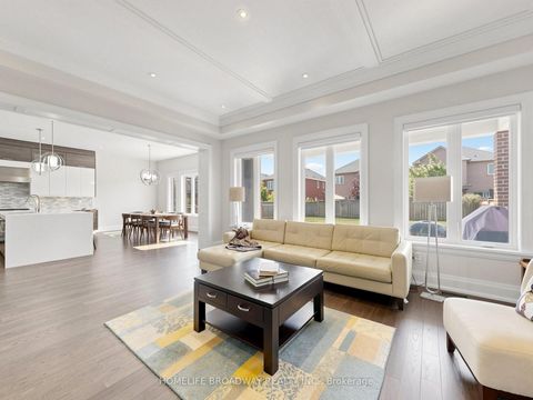 Photo 13 at 55 Bond Crescent, Oak Ridges, Richmond Hill