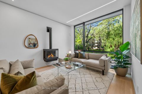 Photo 1 at 174 Kenilworth Avenue, The Beaches, Toronto