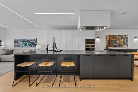 Photo 3 at 174 Kenilworth Avenue, The Beaches, Toronto