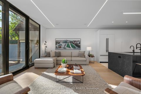 Photo 5 at 174 Kenilworth Avenue, The Beaches, Toronto