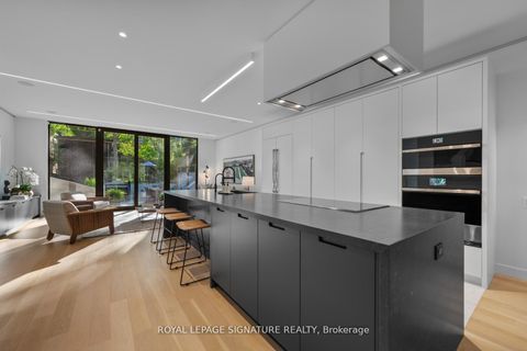 Photo 9 at 174 Kenilworth Avenue, The Beaches, Toronto