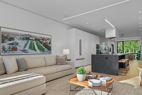 Photo 13 at 174 Kenilworth Avenue, The Beaches, Toronto