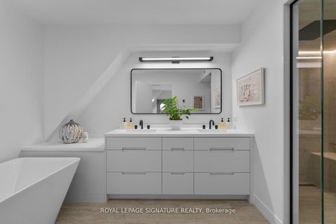 Photo 22 at 174 Kenilworth Avenue, The Beaches, Toronto