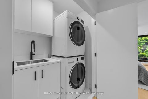Photo 26 at 174 Kenilworth Avenue, The Beaches, Toronto
