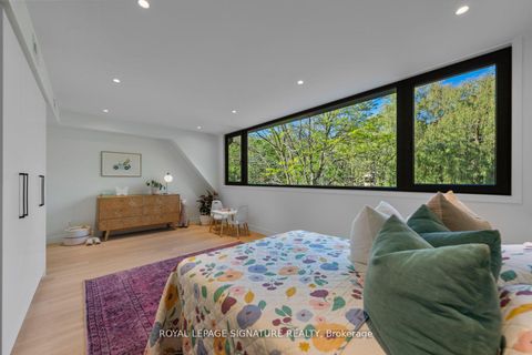 Photo 31 at 174 Kenilworth Avenue, The Beaches, Toronto