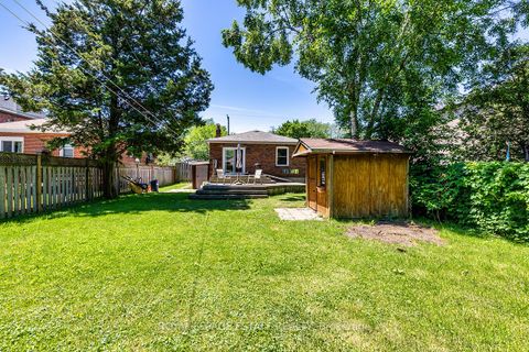 Photo 2 at 89 Vanbrugh Avenue, Cliffside, Toronto