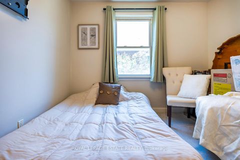 Photo 13 at 89 Vanbrugh Avenue, Cliffside, Toronto