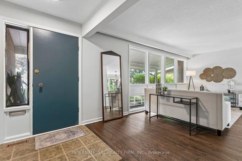 Photo 3 at 33 Kendleton Drive, Jamestown, Toronto