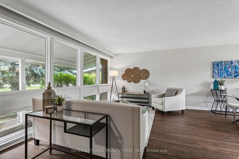 Photo 5 at 33 Kendleton Drive, Jamestown, Toronto