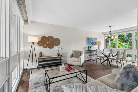 Photo 6 at 33 Kendleton Drive, Jamestown, Toronto