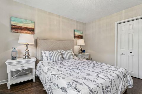 Photo 17 at 33 Kendleton Drive, Jamestown, Toronto