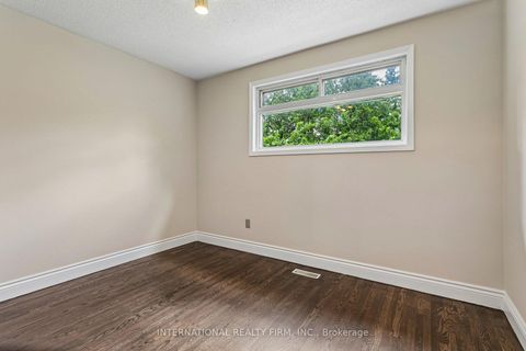 Photo 19 at 33 Kendleton Drive, Jamestown, Toronto