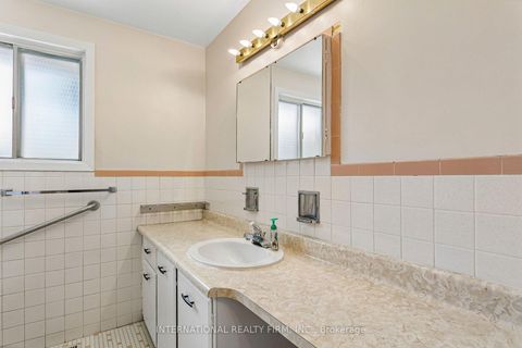 Photo 22 at 33 Kendleton Drive, Jamestown, Toronto