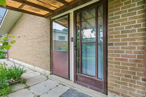 Photo 40 at 33 Kendleton Drive, Jamestown, Toronto