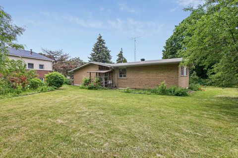 Photo 43 at 33 Kendleton Drive, Jamestown, Toronto