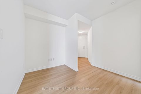 Photo 7 at 2009 - 5740 Yonge Street, Newtonbrook West, Toronto