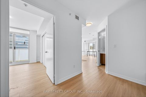 Photo 10 at 2009 - 5740 Yonge Street, Newtonbrook West, Toronto
