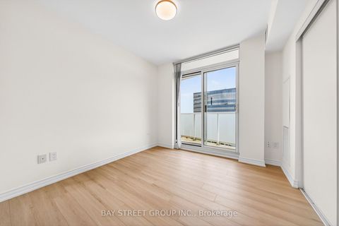 Photo 11 at 2009 - 5740 Yonge Street, Newtonbrook West, Toronto