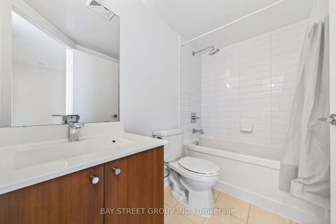 Photo 14 at 2009 - 5740 Yonge Street, Newtonbrook West, Toronto