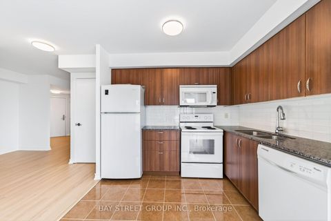Photo 18 at 2009 - 5740 Yonge Street, Newtonbrook West, Toronto