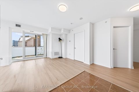 Photo 20 at 2009 - 5740 Yonge Street, Newtonbrook West, Toronto
