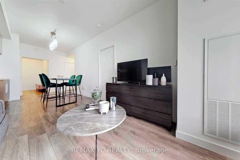 Photo 3 at 2212 - 8 Eglinton Avenue E, Mount Pleasant East, Toronto