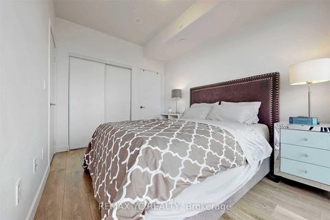 Photo 7 at 2212 - 8 Eglinton Avenue E, Mount Pleasant East, Toronto